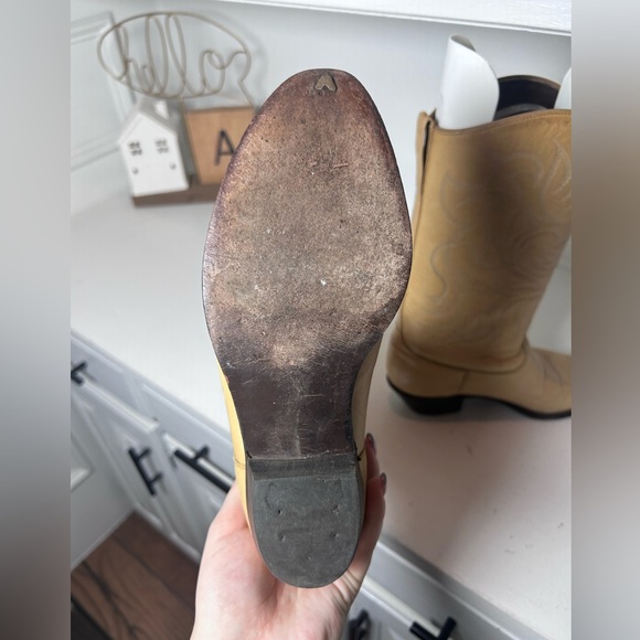 Vintage Tony Lama Women’s Western Cowboy Boots Size 7M Tan Leather USA Made - Picture 6 of 7